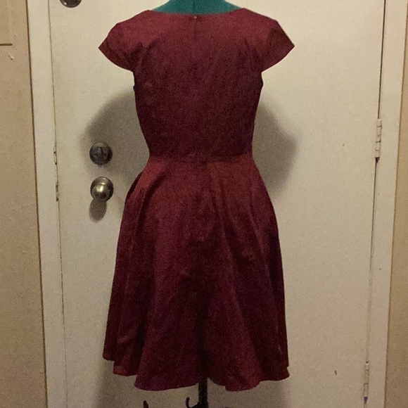 Maroon Rockabilly Style Dress Med, w/pockets.Crisscross Front, Cap Sleeves - Picture 7 of 10